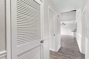 23202 Sandalwood Dr, Wildwood, FL 34785 - Photo 8