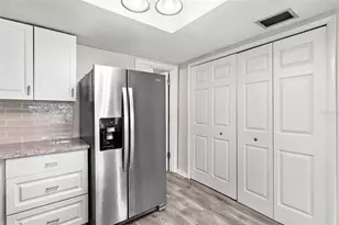 23202 Sandalwood Dr, Wildwood, FL 34785 - Photo 20