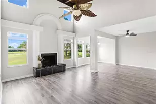 23202 Sandalwood Dr, Wildwood, FL 34785 - Photo 10