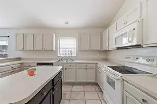 3002 Lorimer Ct, Groveland, FL 34736 - Photo 10