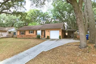 706 Lakeview Dr, Ocoee, FL 34761 - Photo 2