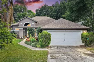 131 Madrona Dr, Eustis, FL 32726 - Photo 2