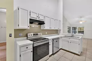 131 Madrona Dr, Eustis, FL 32726 - Photo 16