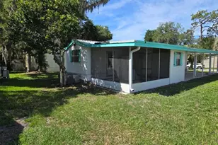 5609 Hancock Dr, Wildwood, FL 34785 - Photo 2