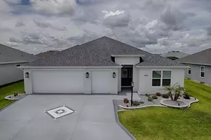 1404 Hearns Loop, The Villages, FL 34762 - Photo 2