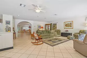 4546 Griffin View Dr, Lady Lake, FL 32159 - Photo 14