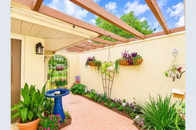 100 S Tremain Street #G2, Mount Dora, FL 32757 - Photo 6