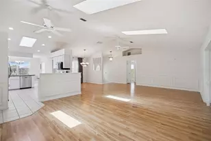 25904 Newcombe Cir, Leesburg, FL 34748 - Photo 10