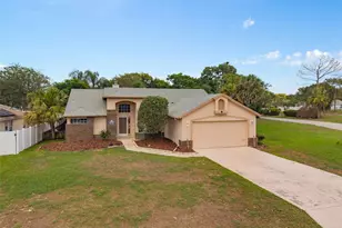 137 Madrona Dr, Eustis, FL 32726 - Photo 1