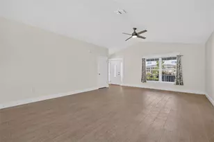 12591 NE 49th Dr, Oxford, FL 34484 - Photo 10