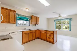 814 Santa Rita Way, The Villages, FL 32159 - Photo 18