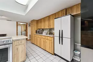 2610 12 Point Dr, Lakeland, FL 33811 - Photo 4