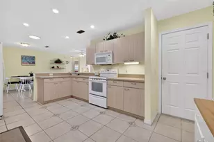 422 San Marino Dr, The Villages, FL 32159 - Photo 14