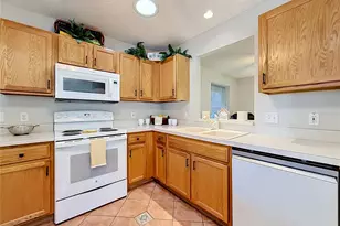 2718 Benavides Dr, The Villages, FL 32162 - Photo 10