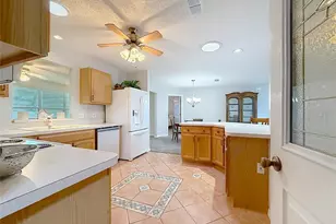2718 Benavides Dr, The Villages, FL 32162 - Photo 14