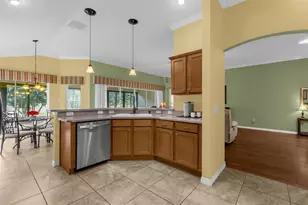 897 Folkstone Way, The Villages, FL 32162 - Photo 12