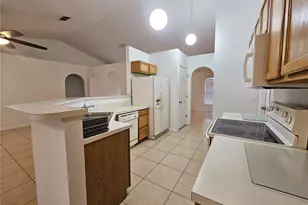 1017 White Bark Ct, Minneola, FL 34715 - Photo 4