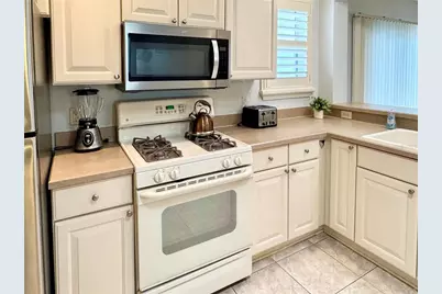 2090 Inverness Place, The Villages, FL 32162 - Photo 6
