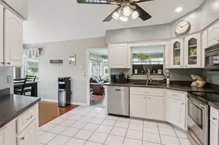 25948 Newcombe Cir, Leesburg, FL 34748 - Photo 16