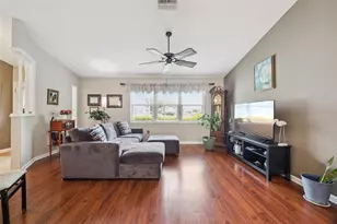 25948 Newcombe Cir, Leesburg, FL 34748 - Photo 10