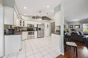 25948 Newcombe Cir, Leesburg, FL 34748 - Photo 18