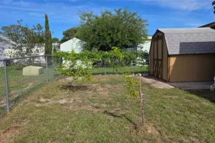 1203 Apache Cir, Tavares, FL 32778 - Photo 18