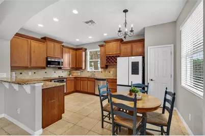 303 W Blue Water Edge Drive, Eustis, FL 32736 - Photo 8