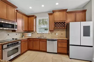 303 W Blue Water Edge Dr, Eustis, FL 32736 - Photo 10