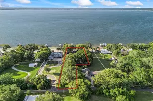 13061 SE 158th Ln, Weirsdale, FL 32195 - Photo 2