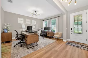 4025 Lake Bosse View Dr, Orlando, FL 32810 - Photo 18