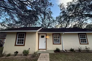 40233 Palm St, Lady Lake, FL 32159 - Photo 2