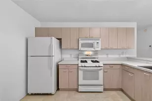 17436 SE 81st Newberry Ct, The Villages, FL 32162 - Photo 8