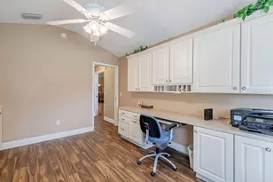 877 Winifred Way, The Villages, FL 32162 - Photo 20