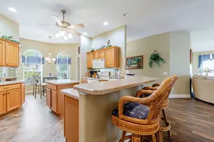 877 Winifred Way, The Villages, FL 32162 - Photo 8