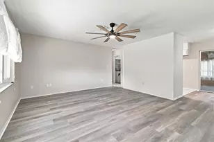 35505 Crescent Dr, Fruitland Park, FL 34731 - Photo 10