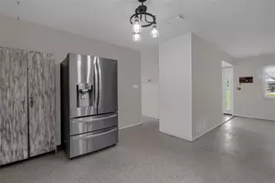 35505 Crescent Dr, Fruitland Park, FL 34731 - Photo 8