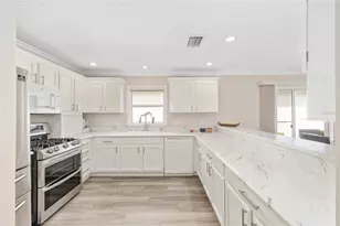 16635 SE 85th Langham Ct, The Villages, FL 32162 - Photo 18