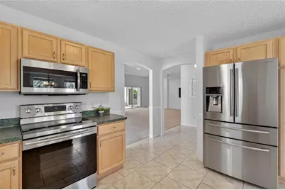 9192 SE 171st Drayton Place, The Villages, FL 32162 - Photo 8