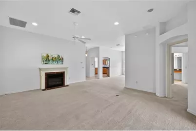 9192 SE 171st Drayton Place, The Villages, FL 32162 - Photo 4