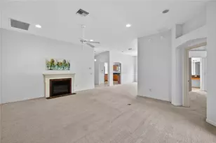 9192 SE 171st Drayton Pl, The Villages, FL 32162 - Photo 4