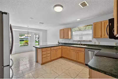 9192 SE 171st Drayton Place, The Villages, FL 32162 - Photo 6