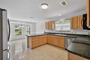 9192 SE 171st Drayton Pl, The Villages, FL 32162 - Photo 6