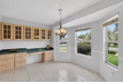 9192 SE 171st Drayton Place, The Villages, FL 32162 - Photo 10