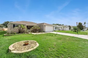 1575 Hollyberry Pl, The Villages, FL 32162 - Photo 6