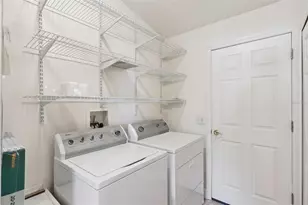 1575 Hollyberry Pl, The Villages, FL 32162 - Photo 34