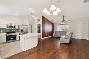 1575 Hollyberry Pl, The Villages, FL 32162 - Photo 14