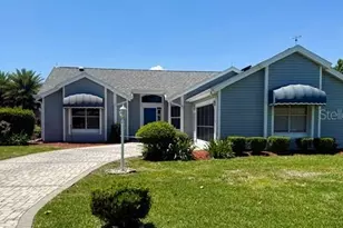 724 Vista Pl, Lady Lake, FL 32159 - Photo 1