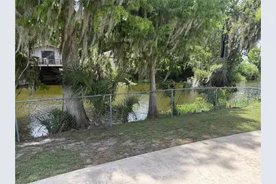 1141 County Road 457, Lake Panasoffkee, FL 33538 - Photo 10
