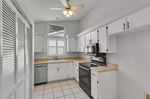701 Glen Oaks Dr, Leesburg, FL 34748 - Photo 10