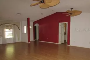 1142 Meadowbend Dr, Leesburg, FL 34748 - Photo 2